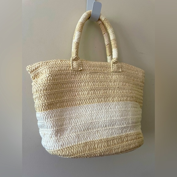 Like New Altru 100% Paper Straw Tote Bag - Picture 15 of 16